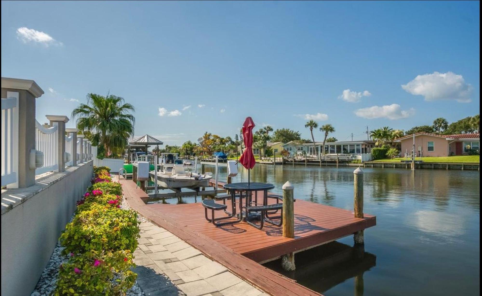 Dolphin Cove In Cocoa Beach Fl Екстер'єр фото
